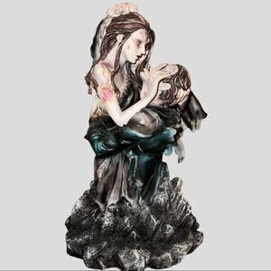 Zombie escaping the grave lovers figurine